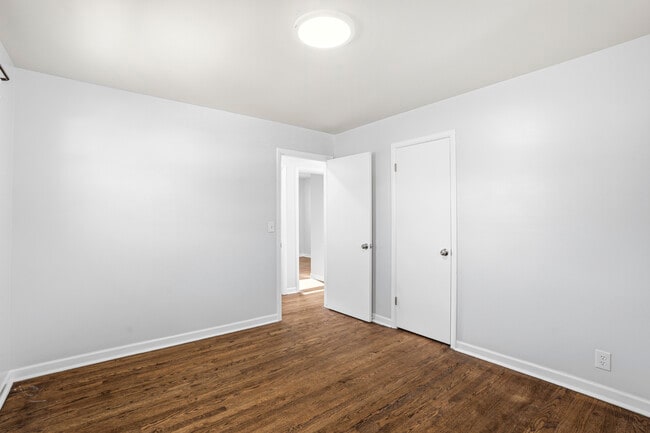 3316 E Bottsford Ave, Unit Upper Unit in Cudahy, WI - Foto de edificio - Building Photo