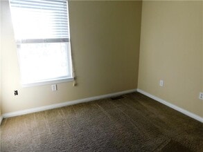 6512 Oak Crest Dr in Burlington, KY - Building Photo - Building Photo