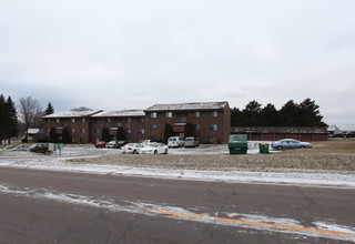 Tower Heights Apartments in Sauk Rapids, MN - Building Photo - Building Photo