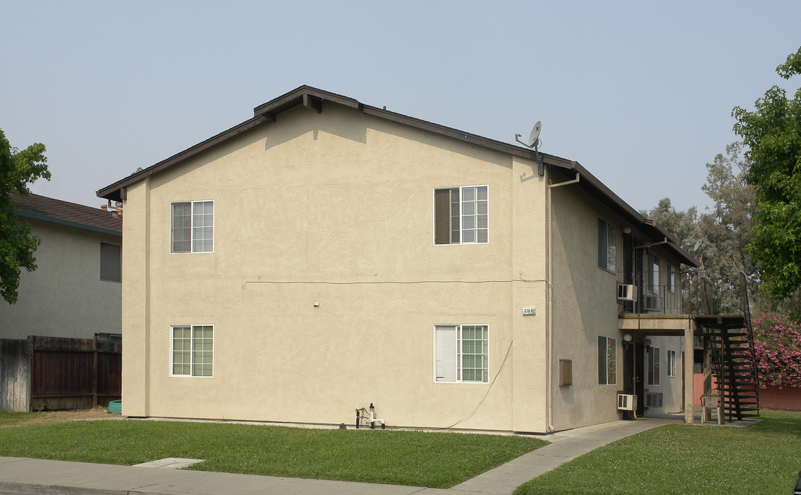 Contra Loma Apartments in Antioch, CA - Foto de edificio