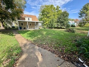 400 Charles St in Waterloo, IA - Building Photo - Building Photo