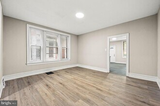 5011 Larchwood Ave in Philadelphia, PA - Building Photo - Building Photo