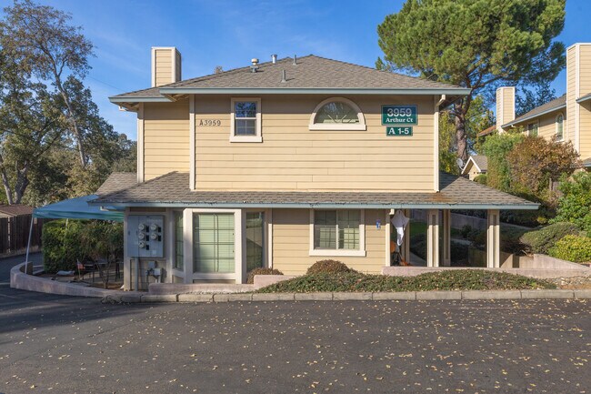 Camelot Woods Condominiums in Cameron Park, CA - Building Photo - Building Photo