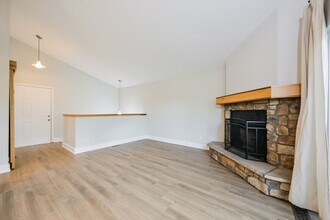 4187 S Richfield Way in Aurora, CO - Building Photo - Building Photo