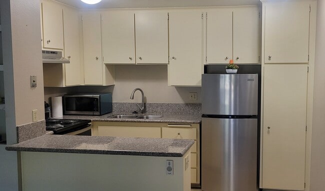 6362 Rancho Mission Rd, Unit 714 in San Diego, CA - Building Photo - Building Photo