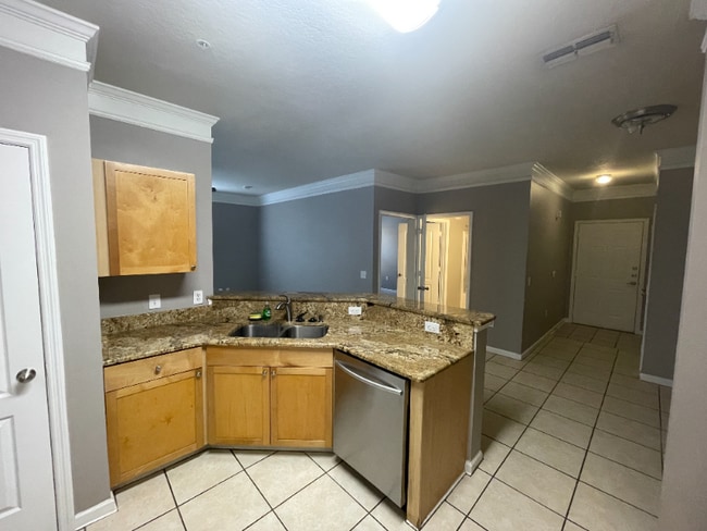 8848 Villa View Cir, Unit 308 in Orlando, FL - Building Photo - Building Photo