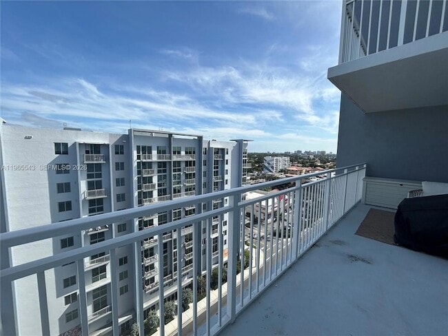 60 NW 37th Ave, Unit 1205 in Miami, FL - Building Photo - Building Photo