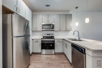 Villas at Echo East in San Antonio, TX - Foto de edificio - Building Photo