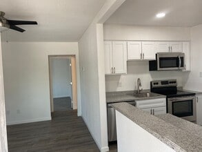 2425 W Turney Ave in Phoenix, AZ - Building Photo - Building Photo