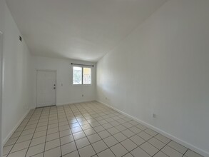1651 SE 28th Ct, Unit 203 in Homestead, FL - Building Photo - Building Photo