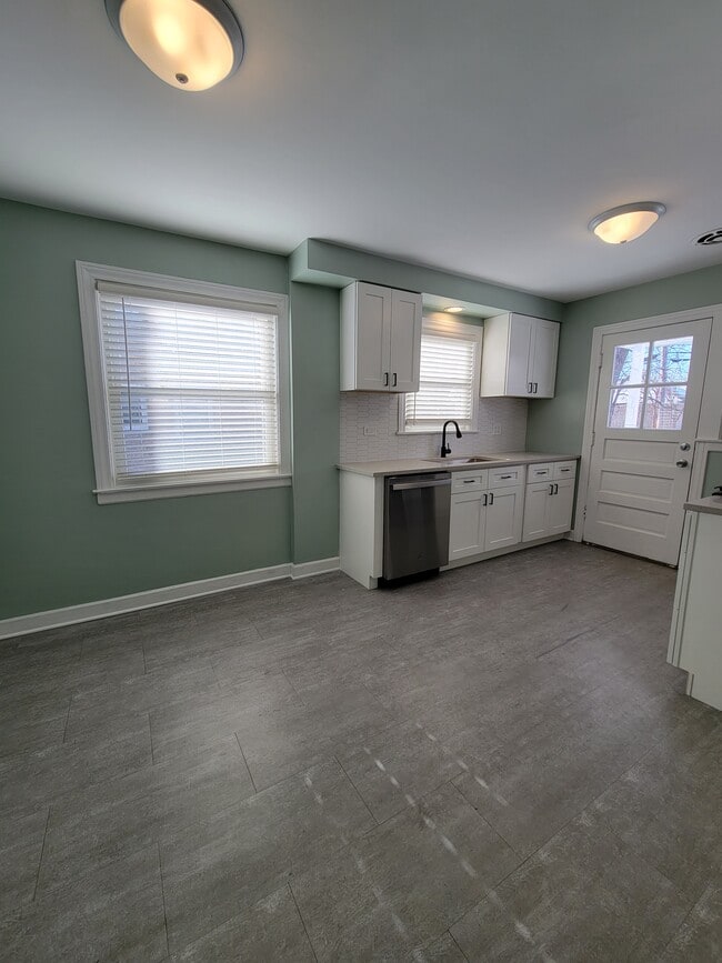 property at 7244 N Kilpatrick Ave