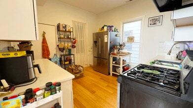 1735 N Fairfield Ave, Unit 2 in Chicago, IL - Foto de edificio - Building Photo