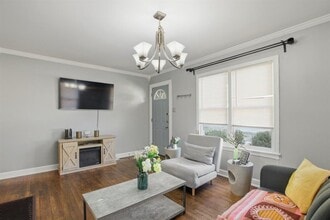 5305 Harmon Ave in Austin, TX - Building Photo - Building Photo