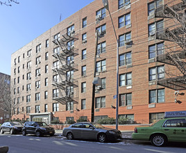 91-31 Lamont Ave in Flushing, NY - Foto de edificio - Building Photo