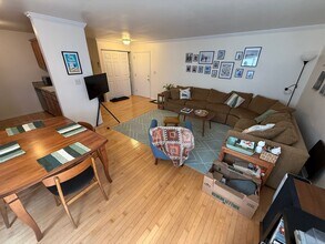 2018 Oakland in Milwaukee, WI - Building Photo - Interior Photo