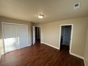 209 E Park St-Unit -A in Moxee, WA - Building Photo - Building Photo