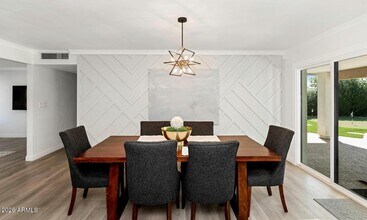 8225 E Jackrabbit Rd in Scottsdale, AZ - Building Photo - Building Photo