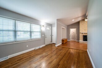 8747 Kathy Ct in St. Louis, MO - Building Photo - Building Photo