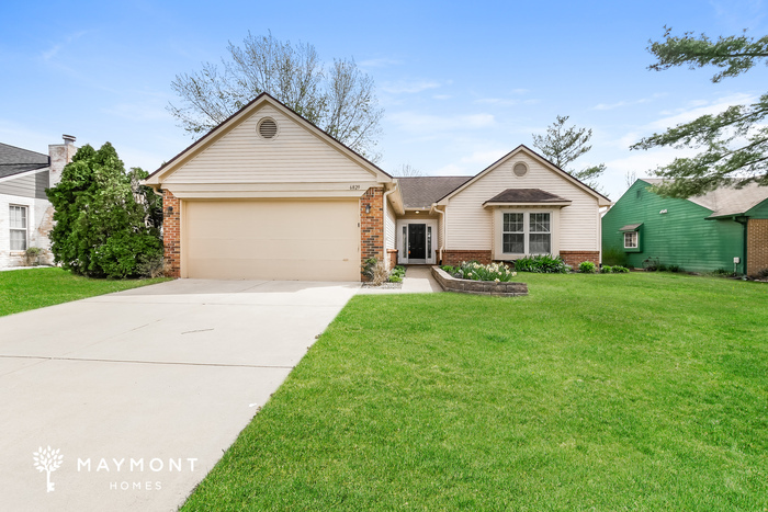 6829 Cherry Blossom E Dr in Fishers, IN - Building Photo