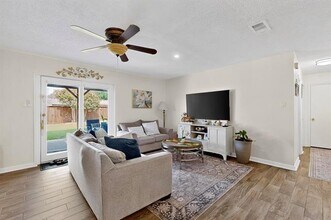 633 Laguna Dr in Garland, TX - Building Photo - Building Photo