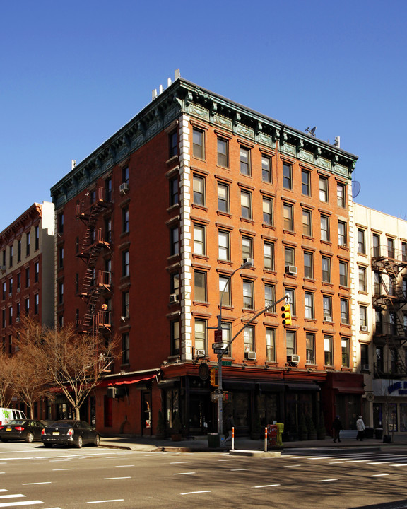 83-85 1st Ave in New York, NY - Foto de edificio