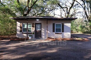 9759 Cove Ave in Pensacola, FL - Building Photo