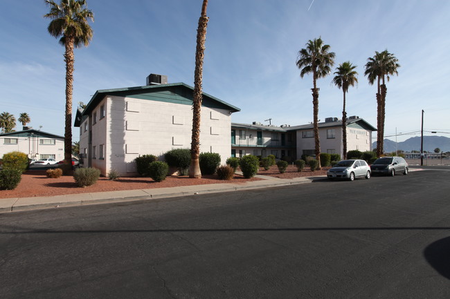 Clarkdale Arms Apartments in Las Vegas, NV - Building Photo - Building Photo