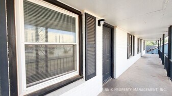 2010 Ave. S-7, Unit 7 in Lubbock, TX - Building Photo