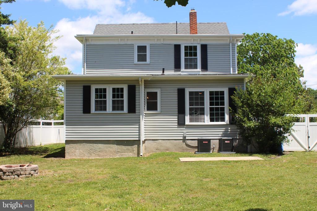 25 Church St in Glassboro, NJ - Building Photo