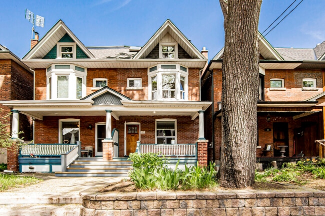 property at 40 Garnock Ave
