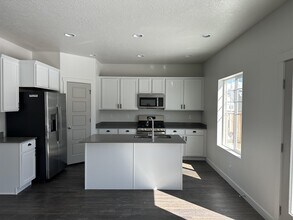 1670 Prevedel Dr in West Haven, UT - Building Photo - Building Photo