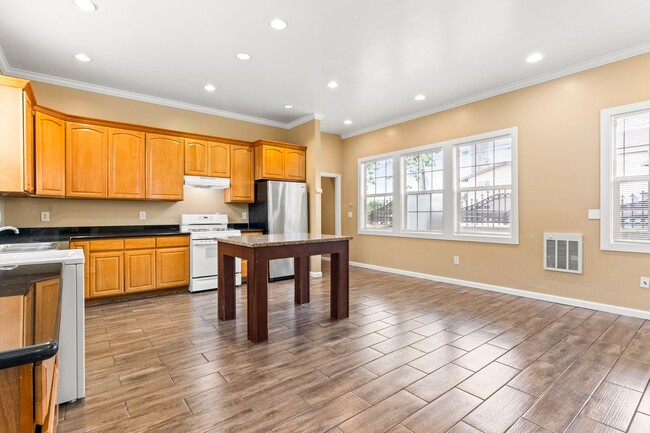 property at 2038-2038 Linden St