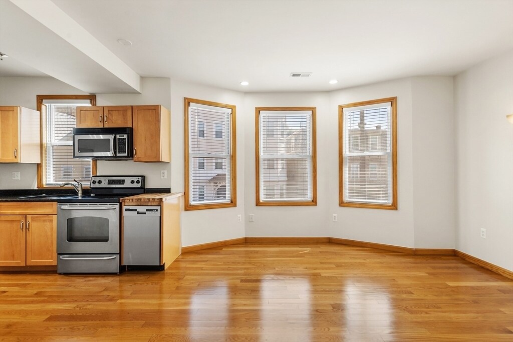 609-611-611 Dorchester Ave in Boston, MA - Building Photo