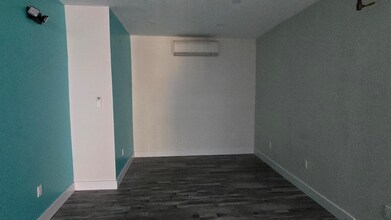 64 Logan Ave in Jersey City, NJ - Building Photo - Building Photo