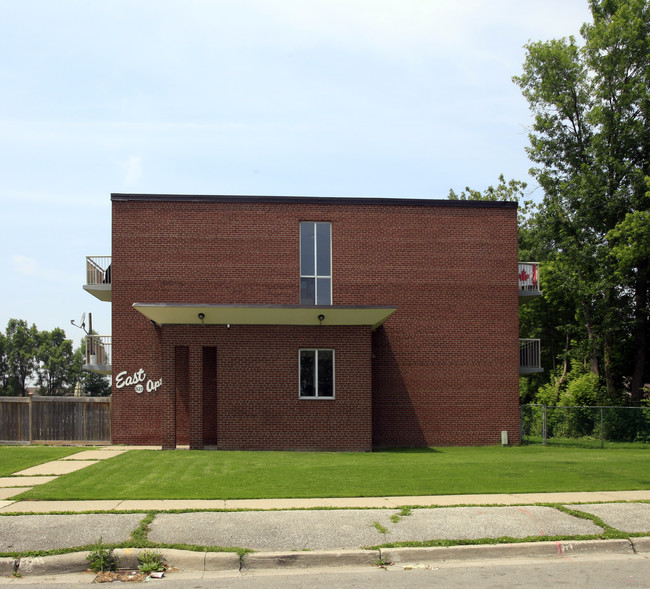 East Apartments in Mississauga, ON - Building Photo - Building Photo