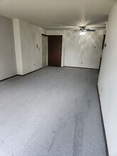 Whytecliffe Apartments in Greenfield, WI - Building Photo - Interior Photo