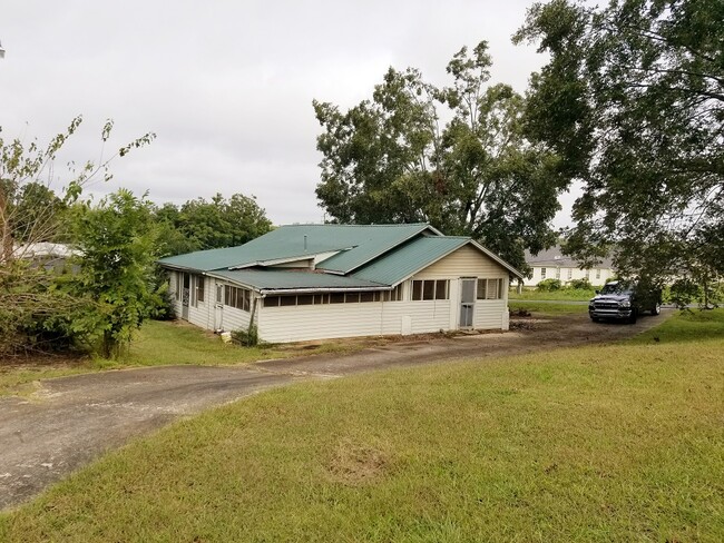 4234 Main St in Oakwood, GA - Building Photo - Building Photo