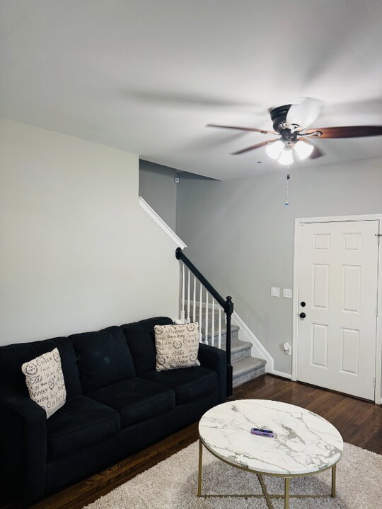 2162 Larchwood Rd SW in Atlanta, GA - Building Photo