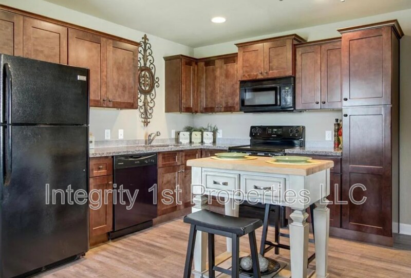 10510 Clubhouse Dr in Kansas City, KS - Building Photo