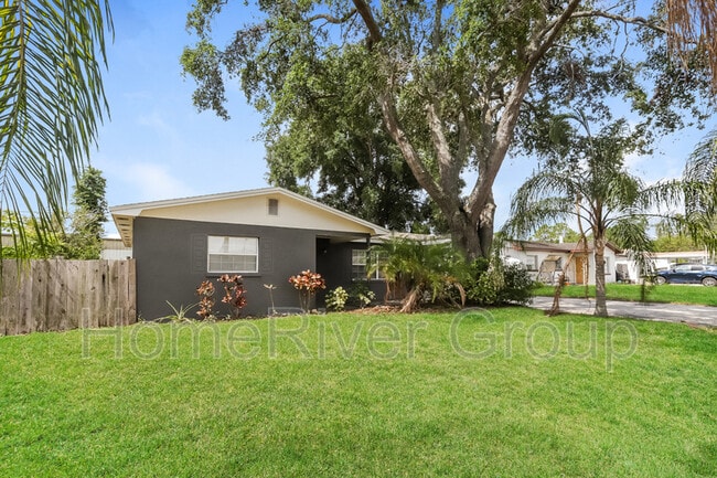 2423 E Civitan Ave in Lakeland, FL - Building Photo - Building Photo