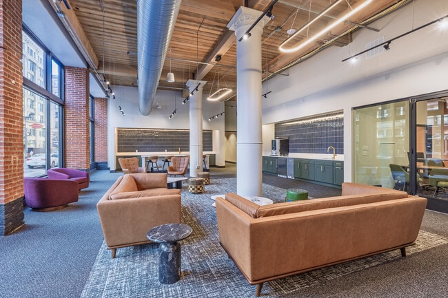 Bogen | Urban Chic Lofts in St. Louis, MO - Foto de edificio - Lobby