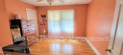 313 Calef Rd in Manchester, NH - Building Photo - Building Photo