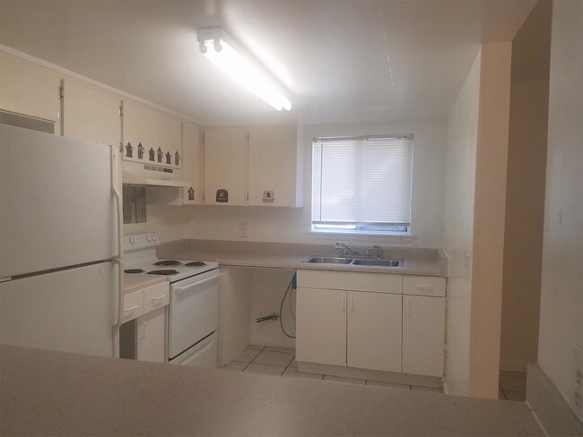 2550 S Park Ave-Unit -B in Sanford, FL - Building Photo - Building Photo