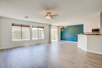 9595 Gatesville Ave in Las Vegas, NV - Building Photo - Building Photo