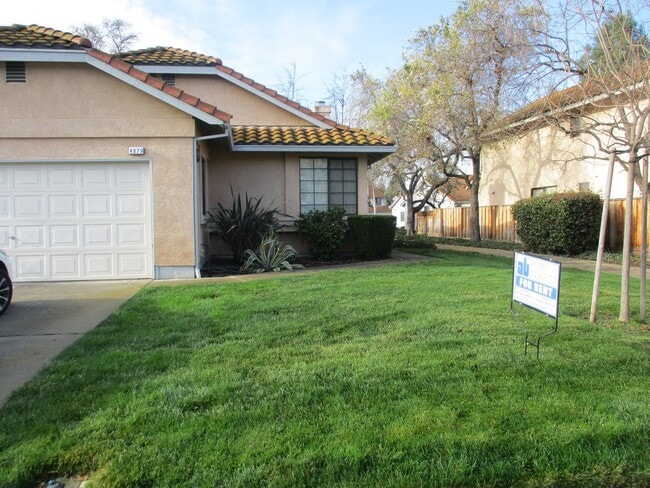 property at 4879 Kimberley Common