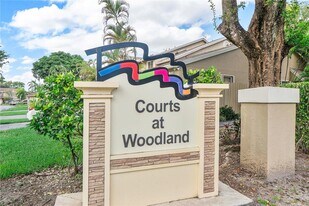 5850 NW 57th Ave in Tamarac, FL - Building Photo