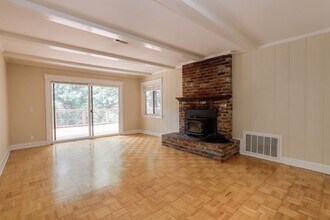104 Swett Rd in Woodside, CA - Building Photo - Building Photo