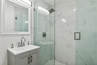 8020 Crespi Blvd in Miami Beach, FL - Building Photo - Building Photo