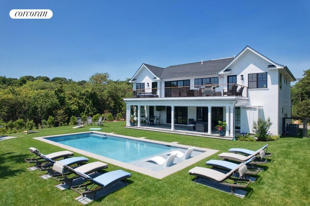 12 S Elroy Dr in Montauk, NY - Foto de edificio