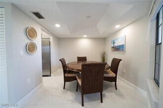 17260 Eagle Trce, Unit 2 in Ft. Myers, FL - Foto de edificio - Building Photo